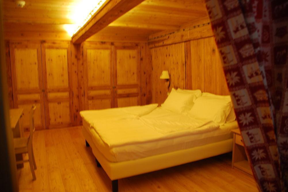 מלון ריבה ואלדוביה Casa Walser מראה חיצוני תמונה